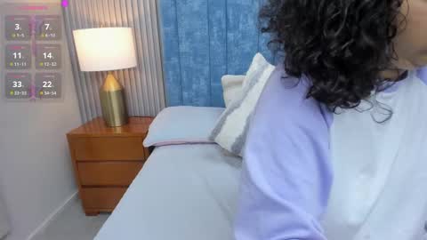 Daisy Flower online show from 09-11-25, 01:39