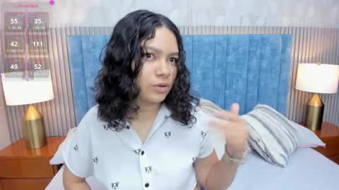 Daisy Flower online show from 10-26-25, 02:06