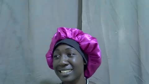 Snapshot of pretty_swirl chatting on 02-23-26, 12:13 Twirl online show from 02-23-26, 12:13