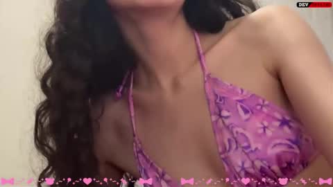 Snapshot of prettybabybrat chatting on 10-19-25, 12:39 Baby Brat online show from 10-19-25, 12:39