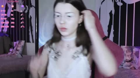 Snapshot of prettybones chatting on 02-10-25, 03:03 Violet online show from 02-10-25, 03:03