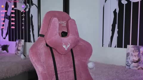 Snapshot of prettybones chatting on 03-08-25, 09:39 Violet online show from 03-08-25, 09:39