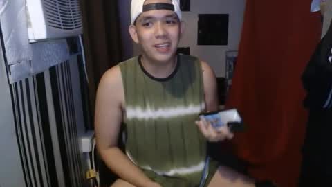 Snapshot of prettyboycum69 chatting on 09-26-25, 07:12 RAVEN online show from 09-26-25, 07:12