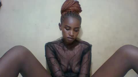 prettycarl_2 online show from 02-01-25, 10:37