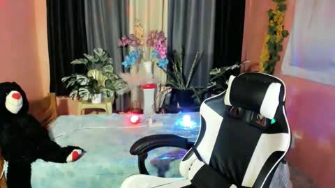 Snapshot of prettylexxxa chatting on 10-01-25, 04:13 goddess lexxa online show from 10-01-25, 04:13