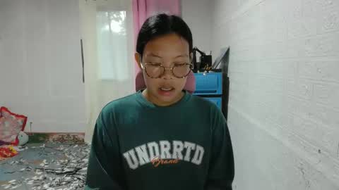 Snapshot of prettyoliviax chatting on 01-08-25, 01:00 olivia for short oliv online show from 01-08-25, 01:00