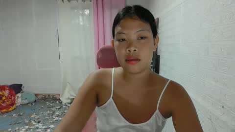 Snapshot of prettyoliviax chatting on 01-12-25, 06:49 olivia for short oliv online show from 01-12-25, 06:49