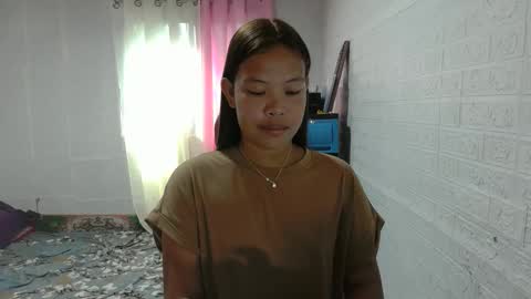 Snapshot of prettyoliviax chatting on 01-21-25, 04:21 olivia for short oliv online show from 01-21-25, 04:21