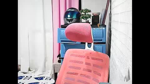 Snapshot of prettyoliviax chatting on 02-03-25, 09:19 olivia for short oliv online show from 02-03-25, 09:19