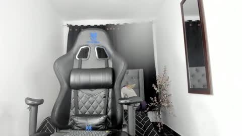 Laura  Onlyfans   40OFF online show from 03-02-25, 09:21