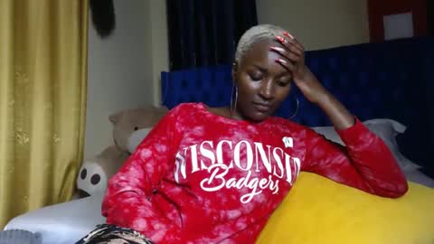 Snapshot of prettyquee chatting on 01-13-25, 07:42 sasha online show from 01-13-25, 07:42