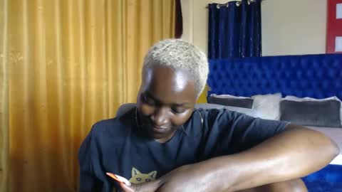 Snapshot of prettyquee chatting on 01-15-25, 07:37 sasha online show from 01-15-25, 07:37