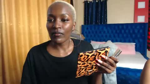 Snapshot of prettyquee chatting on 01-17-25, 11:49 sasha online show from 01-17-25, 11:49