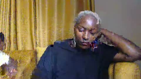 Snapshot of prettyquee chatting on 01-26-25, 06:58 sasha online show from 01-26-25, 06:58