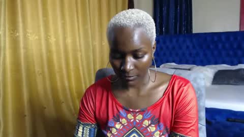 Snapshot of prettyquee chatting on 01-31-25, 10:52 sasha online show from 01-31-25, 10:52