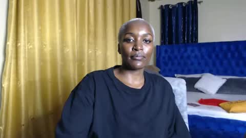 Snapshot of prettyquee chatting on 02-17-25, 04:37 sasha online show from 02-17-25, 04:37