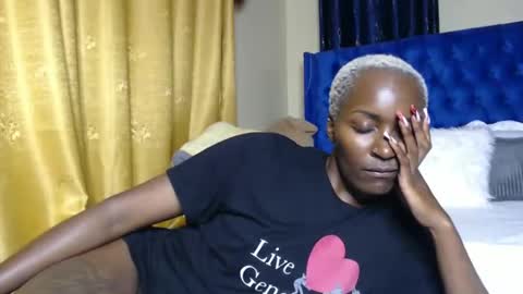 Snapshot of prettyquee chatting on 02-25-25, 07:58 sasha online show from 02-25-25, 07:58