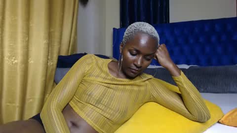 Snapshot of prettyquee chatting on 02-26-25, 12:47 sasha online show from 02-26-25, 12:47