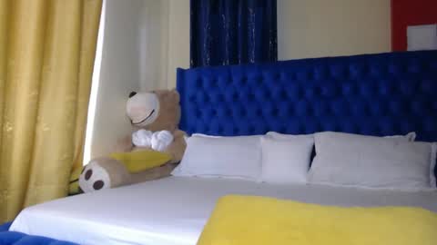 Snapshot of prettyquee chatting on 11-26-25, 11:44 sasha online show from 11-26-25, 11:44