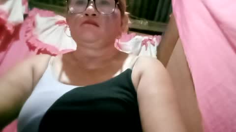 Snapshot of prettyrose01 chatting on 06-19-26, 09:29 prettyrose01 online show from 06-19-26, 09:29