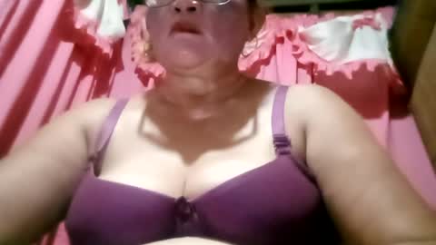 Snapshot of prettyrose01 chatting on 07-04-26, 01:50 prettyrose01 online show from 07-04-26, 01:50