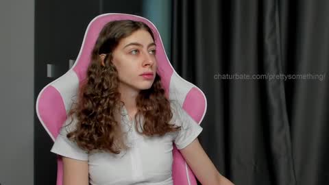 Snapshot of prettysomething chatting on 02-06-25, 08:18 Sophie  next stream will be at Monday  i will wait you guys  online show from 02-06-25, 08:18