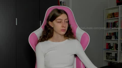 Snapshot of prettysomething chatting on 09-24-25, 06:50 Sophie  next stream will be at Monday  i will wait you guys  online show from 09-24-25, 06:50