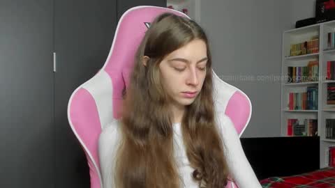Snapshot of prettysomething chatting on 10-14-25, 06:36 Sophie  next stream will be at Monday  i will wait you guys  online show from 10-14-25, 06:36