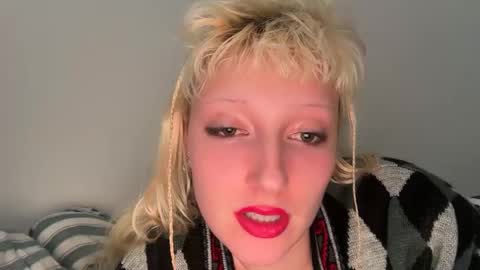 Dahlia online show from 01-28-25, 01:49