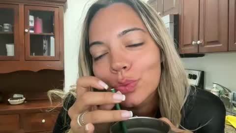 prettyyykittyyy22 online show from 11-01-25, 04:31