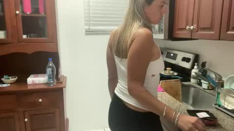 prettyyykittyyy22 online show from 02-11-26, 10:37