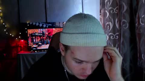 Snapshot of princ4real chatting on 02-11-25, 07:23 prince online show from 02-11-25, 07:23