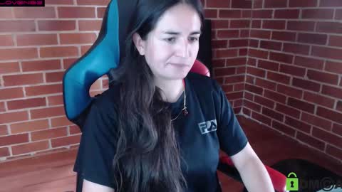 Leia online show from 11-27-25, 03:58