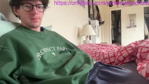 Peaches online show from 10-28-25, 04:53