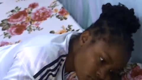 Snapshot of princess2542 chatting on 07-08-26, 10:42 princess2542 online show from 07-08-26, 10:42