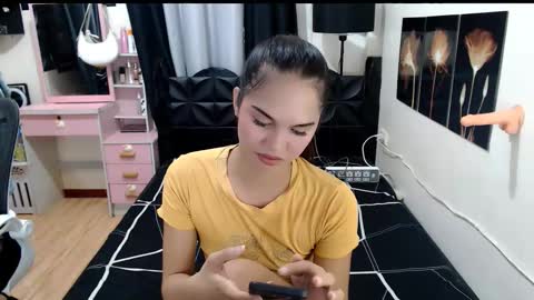 Snapshot of princess_018 chatting on 10-26-25, 05:02 Shane online show from 10-26-25, 05:02