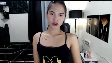 Snapshot of princess_018 chatting on 11-26-25, 04:13 Shane online show from 11-26-25, 04:13