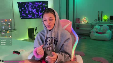 Snapshot of princess_cece chatting on 01-23-25, 03:58 Cece NEXT LIVESTREAM -- DEC. 4th 7 PM CST online show from 01-23-25, 03:58