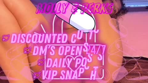 Snapshot of princess_cece chatting on 02-06-25, 12:54 Cece NEXT LIVESTREAM -- DEC. 4th 7 PM CST online show from 02-06-25, 12:54