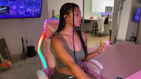 Snapshot of princess_cece chatting on 09-27-25, 03:55 Cece NEXT LIVESTREAM -- DEC. 4th 7 PM CST online show from 09-27-25, 03:55