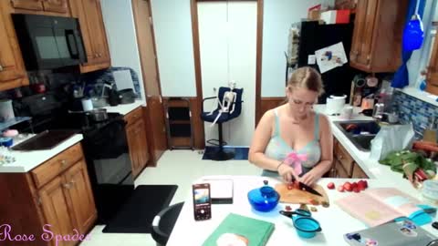 Snapshot of princess_rose_spades chatting on 09-19-25, 03:02 Princess Rose online show from 09-19-25, 03:02