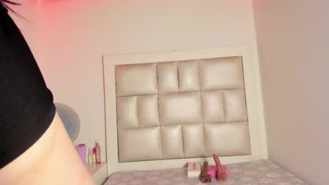 princess_tokyo_ online show from 12-01-25, 04:28