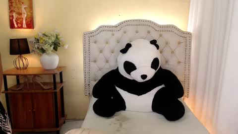 Snapshot of princessyanzy chatting on 02-06-25, 12:22 princessyanzy1 online show from 02-06-25, 12:22