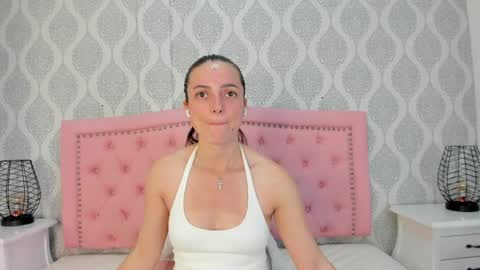 Snapshot of princsgirl_ chatting on 04-27-26, 07:01 Marcela online show from 04-27-26, 07:01