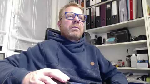 Snapshot of prinz1976 chatting on 12-15-25, 08:24 Prinz online show from 12-15-25, 08:24