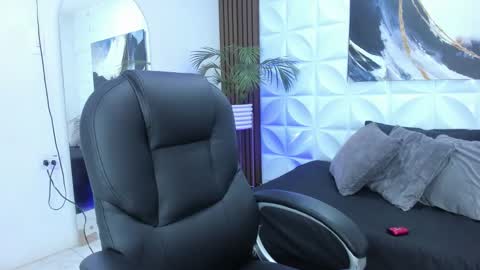 Priscila  online show from 10-22-25, 08:30