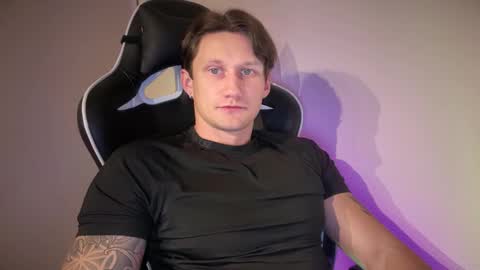 Snapshot of prisoner77_390 chatting on 10-31-25, 12:44 Oliver online show from 10-31-25, 12:44