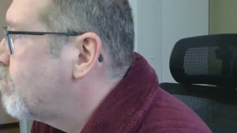 professor21255 online show from 11-04-25, 12:37