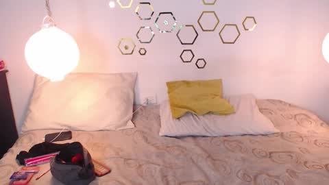 Adris  Juan online show from 10-23-25, 01:49