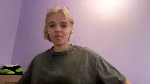 Scarlet online show from 12-21-25, 06:20